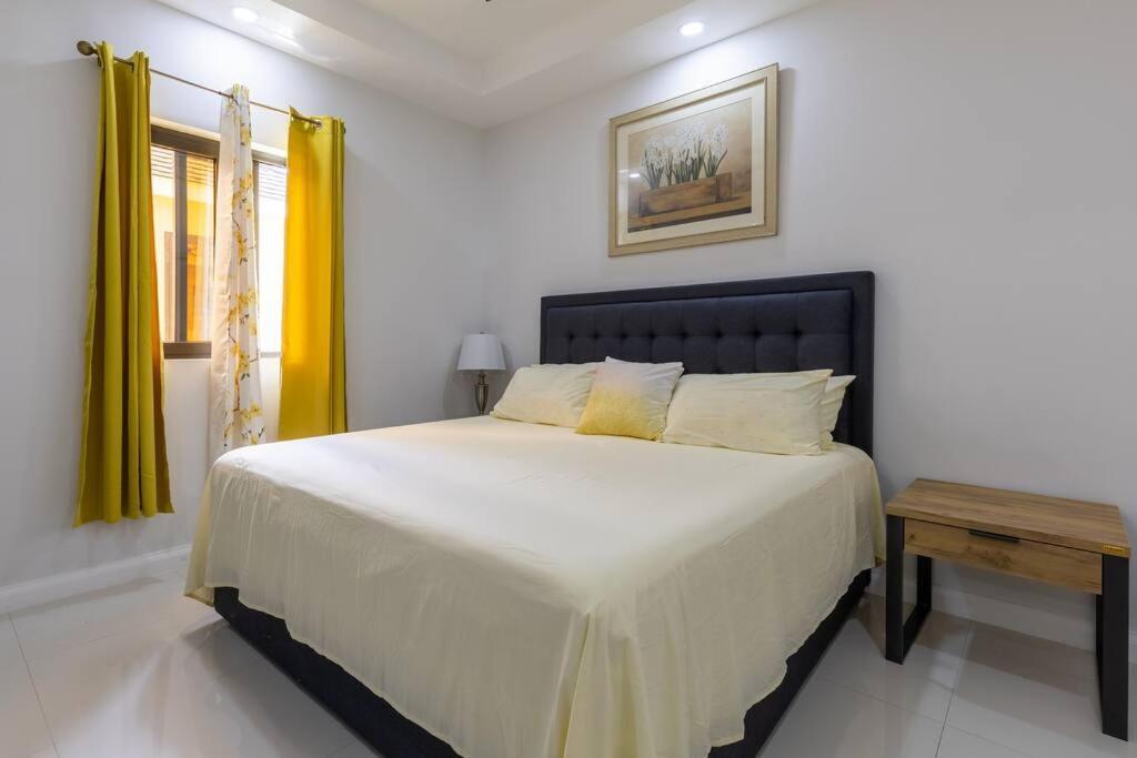 Sun Shine Luxury Villas 2 Bedroom Pool & Gym Ocho Rios St Ann ภายนอก รูปภาพ
