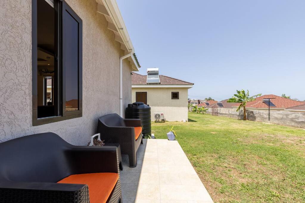 Sun Shine Luxury Villas 2 Bedroom Pool & Gym Ocho Rios St Ann ภายนอก รูปภาพ